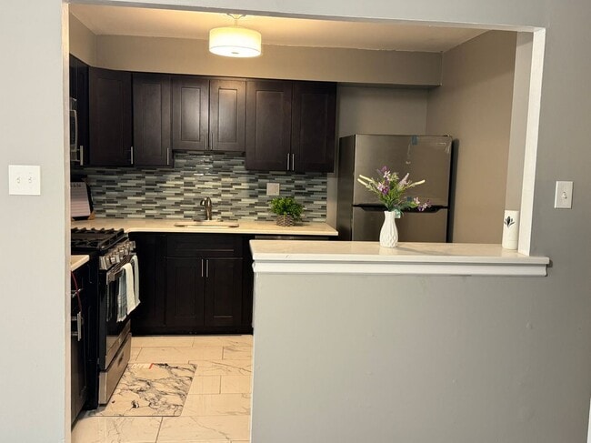 Foto del edificio - 2732 Island Ave