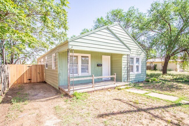 Foto del edificio - Updated 3 bed 1 bath close to 19th Street