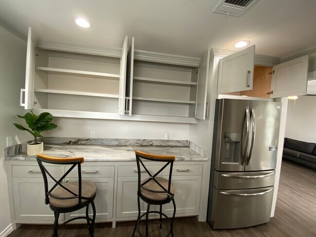 Kitchen - 923 E 36th St