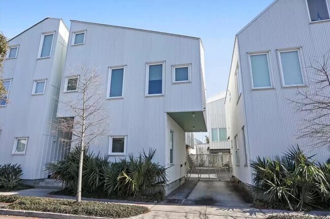Building Photo - 455 9th St