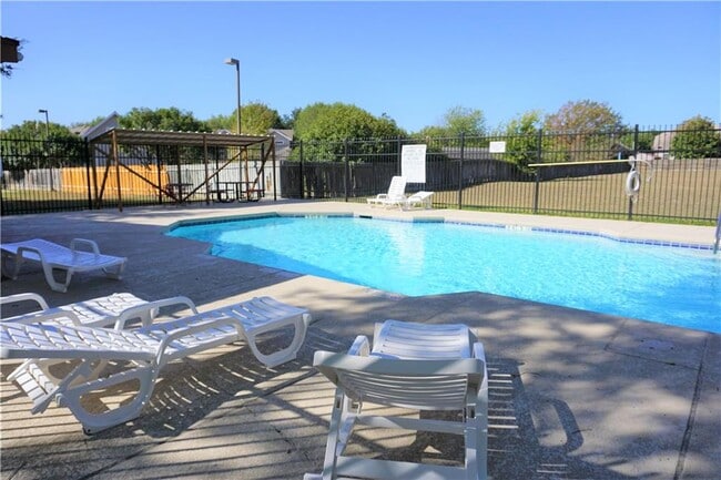 Foto del edificio - 20915 Gelding Ln