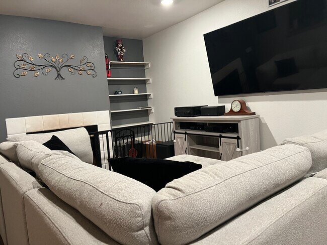 Foto del edificio - 732 Blair Pl