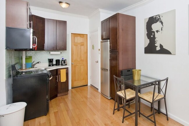 Foto del edificio - 320 E 109th St