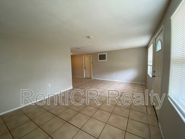 Foto del edificio - 4655 Koala Dr