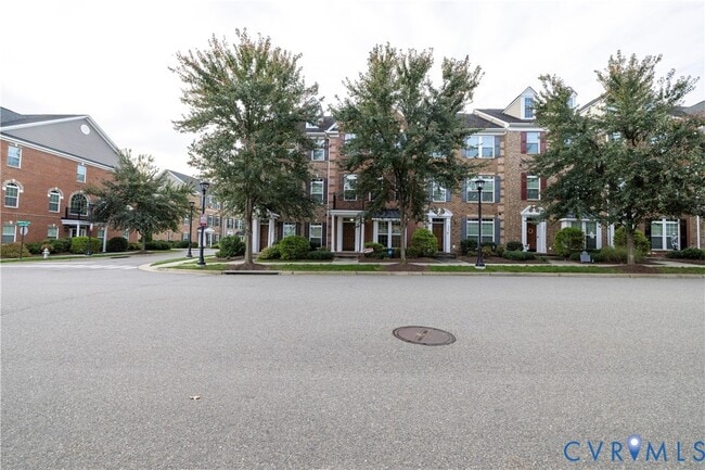 Building Photo - 1903 Old Brick Rd