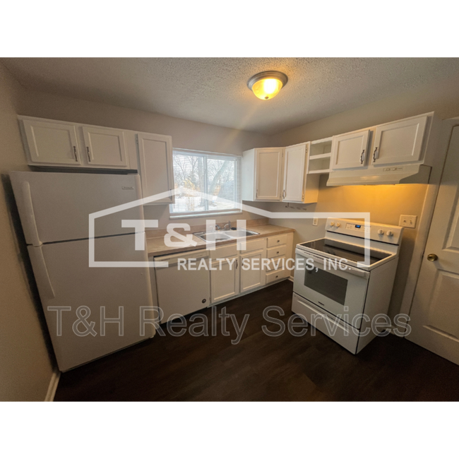 Foto del edificio - 7209 Mortwood Ave