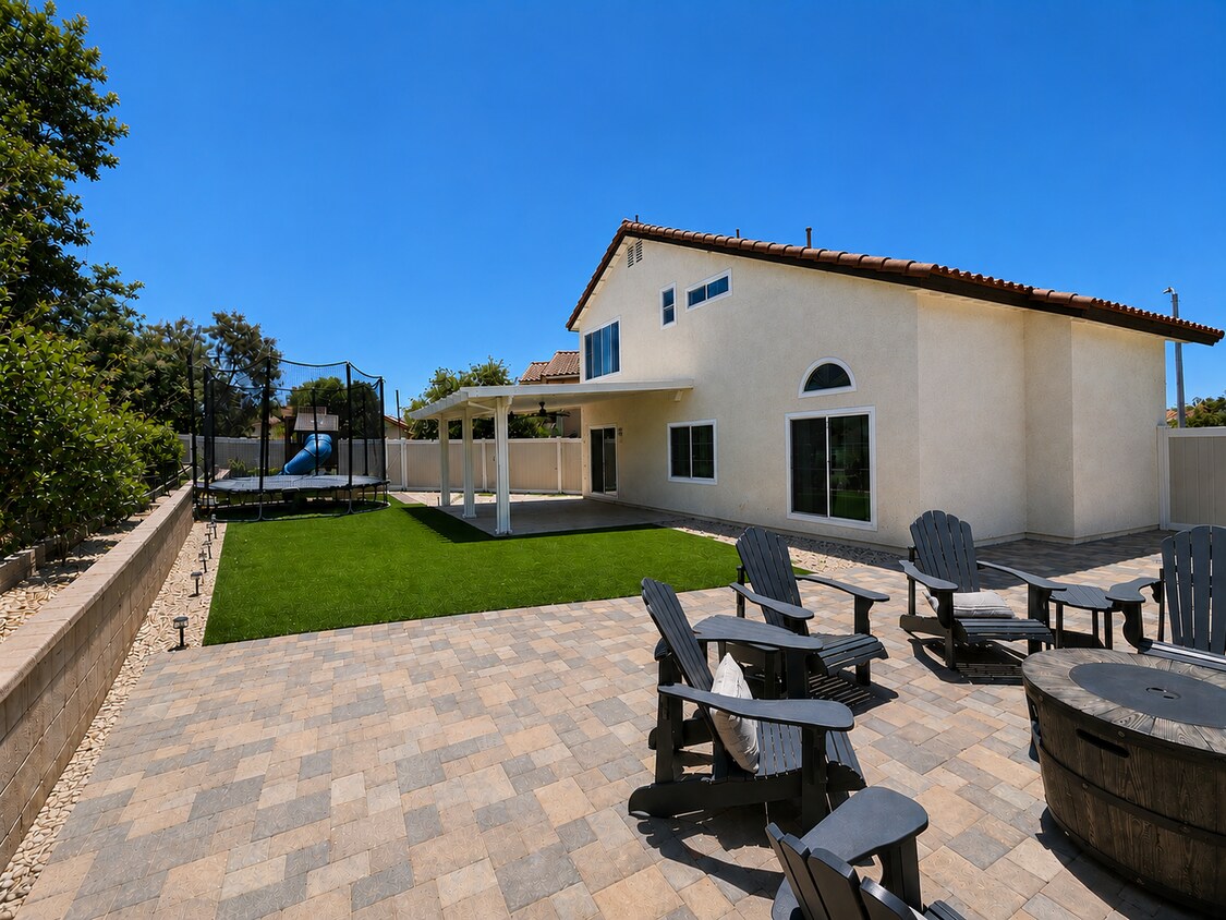 Foto del edificio - Beautiful Three Bedroom Two and a Half Bathroom Home in Murrieta!
