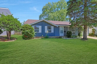 Building Photo - 419 Waverly Ave