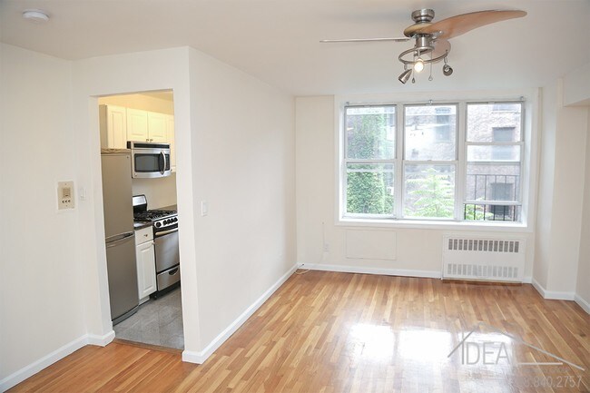 Foto del edificio - 483 Ocean Parkway #3FR