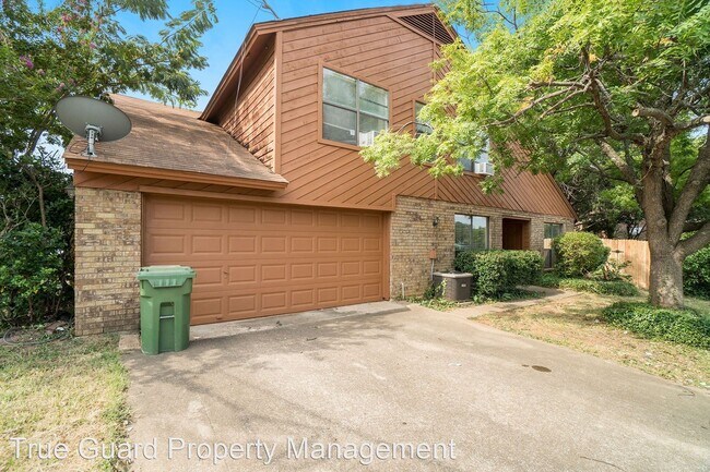 Building Photo - 3 br, 3 bath House - 320 Carolyn Dr.