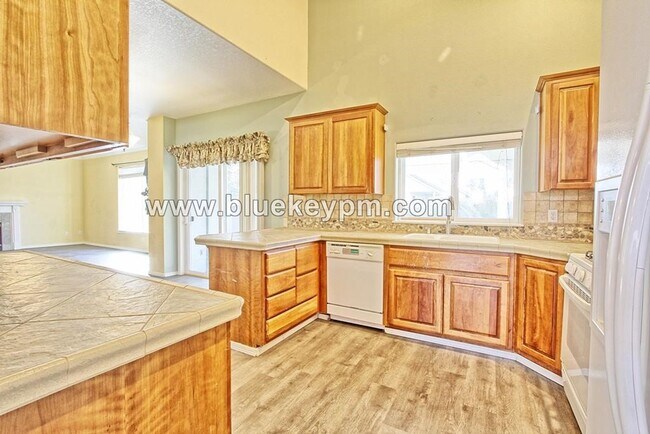 Foto del edificio - 4 Bed, 2.5 Bath Home in East Vancouver