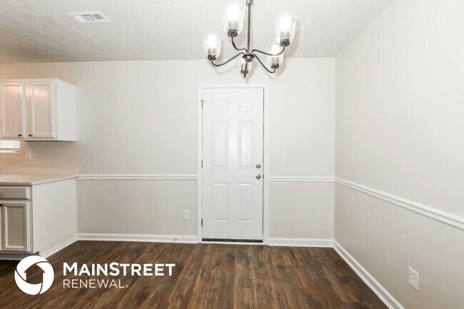 Foto del edificio - 9430 Sleepy Hollow Ln