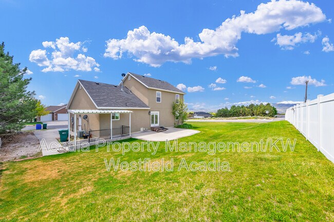 Building Photo - 25 E 2250 N