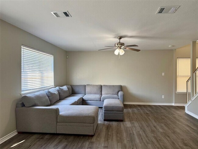 Foto del edificio - 1002 Port Daniel Dr