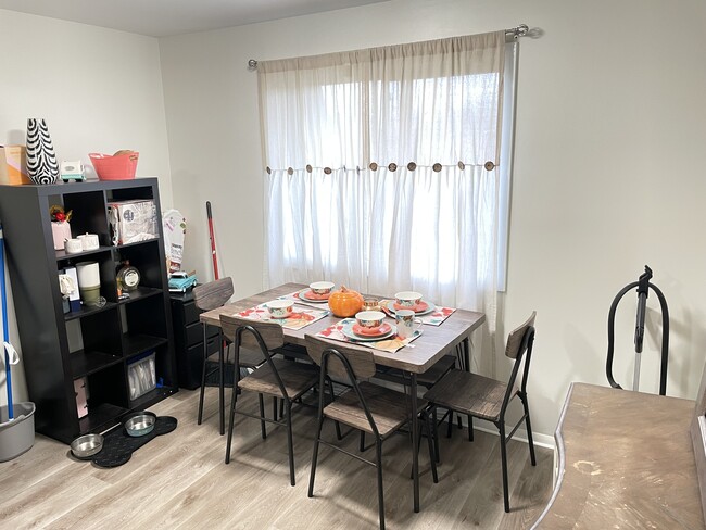 Foto del edificio - 961 High Meadow Dr
