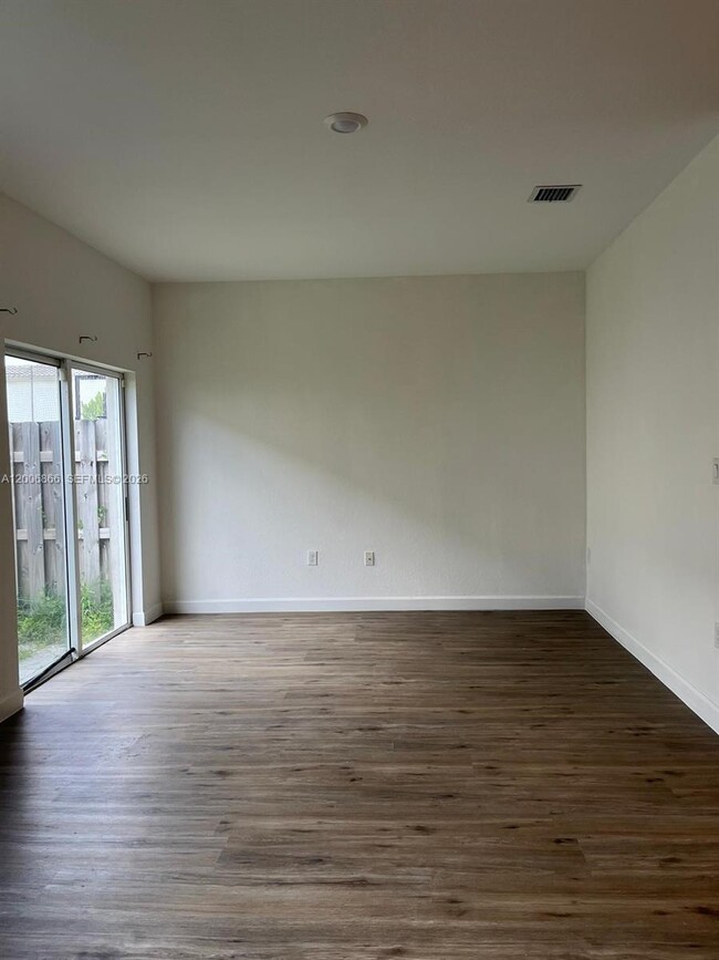 Foto del edificio - 2634 SE 12th St