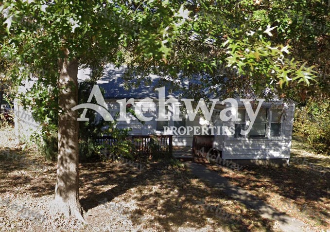 Primary Photo - 5730 Parkview Ave