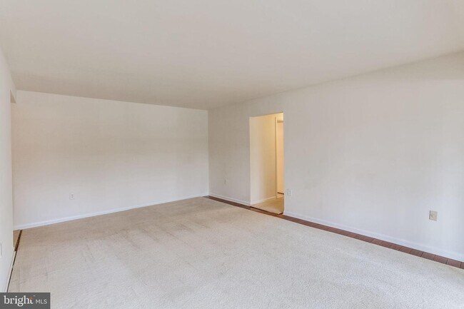 Foto del edificio - 2860 Dover Ln