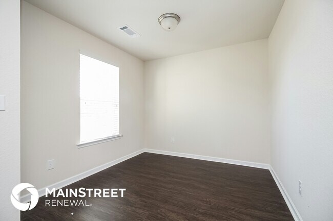 Foto del edificio - 2332 Bee Hive Dr