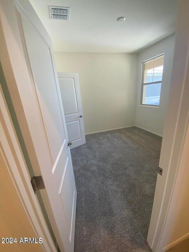 Building Photo - 10731 W Dickerson Dr