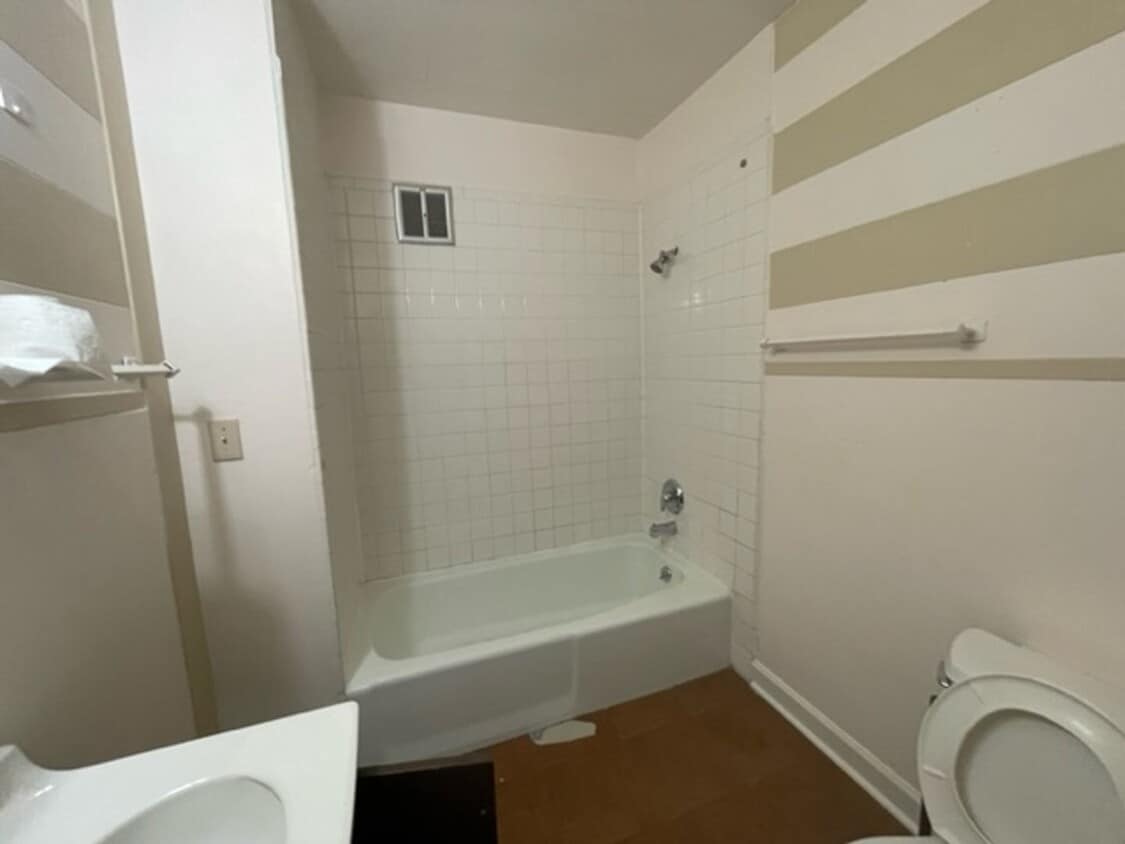 Foto del edificio - 1527 S 80th St