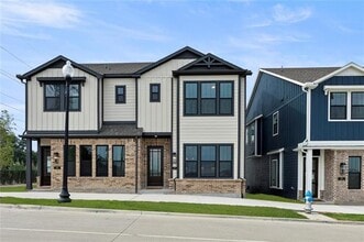 Building Photo - 921 Janwood Dr