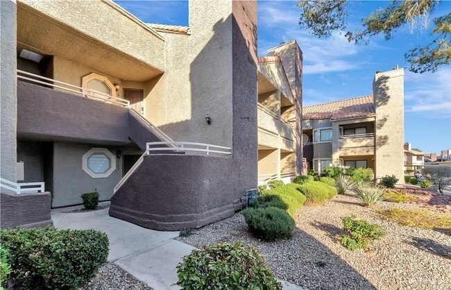 Building Photo - 5076 S Rainbow Blvd