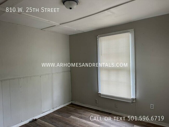 Building Photo - 810 W. 25th Street | $595 | 2 beds, 1 full...
