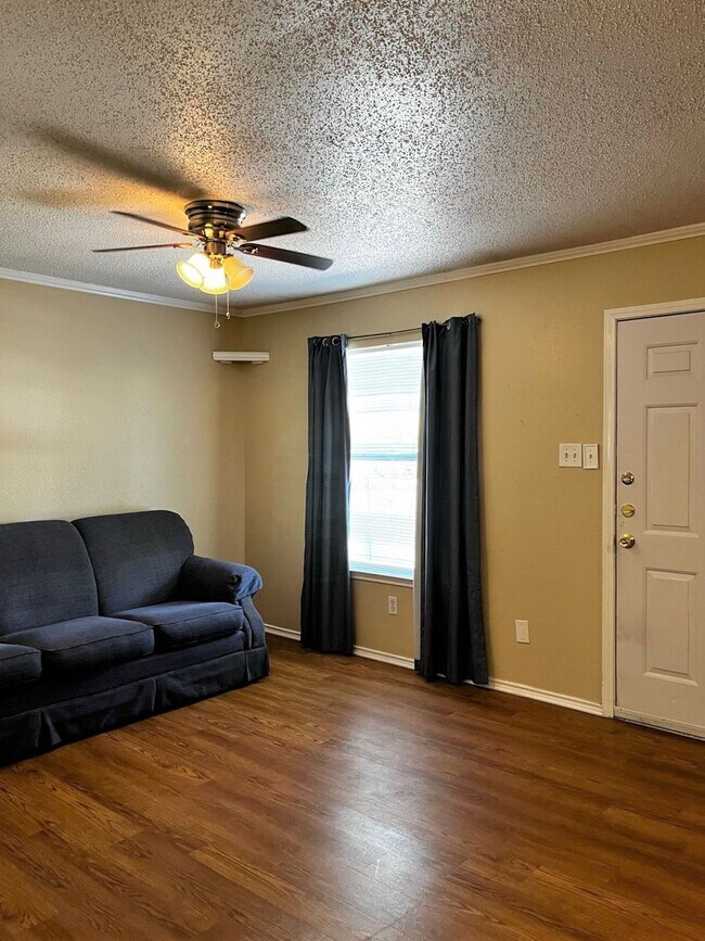 Building Photo - Coopwood Ave 228