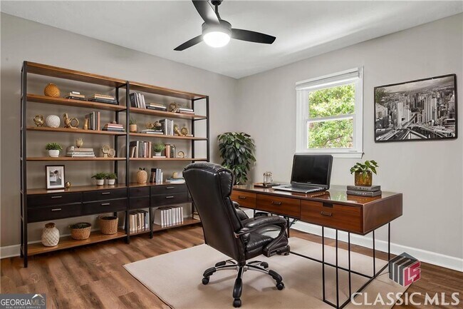 Building Photo - 260 Little St