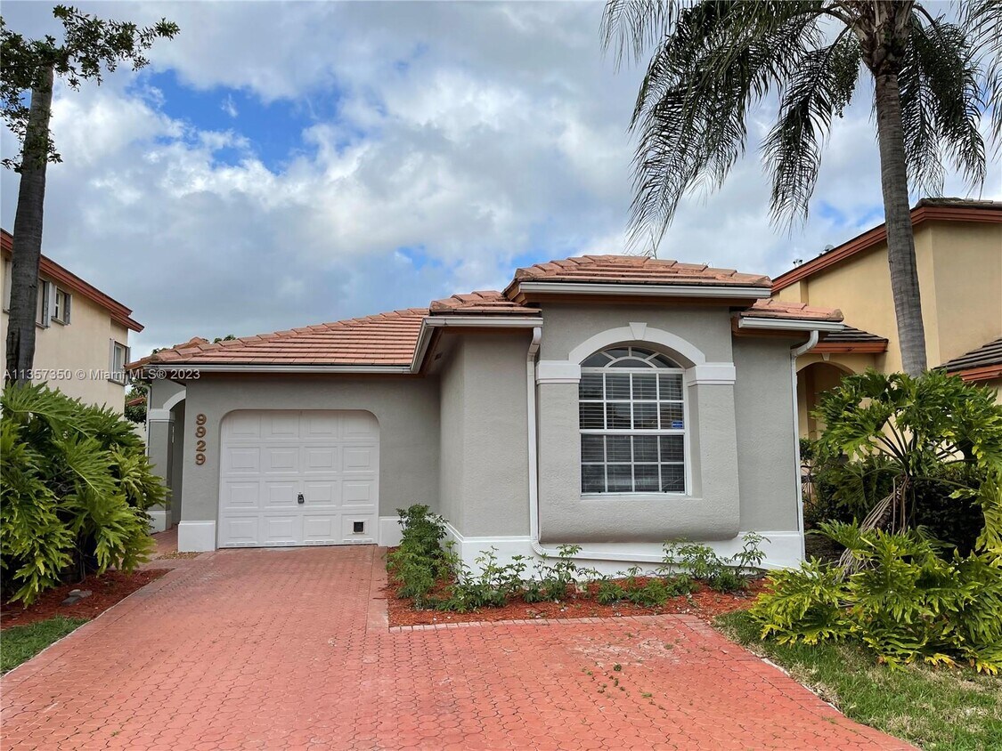 9929 NW 29th Terrace, Doral, FL 33172 House for Rent in Doral, FL