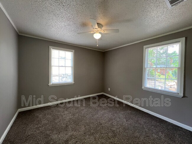 Foto del edificio - 1976 Martin Cir