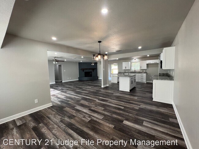 Building Photo - 3 br, 2 bath House - 1208 Bois D Arc Street