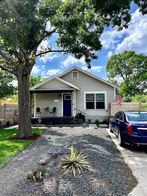 Foto del edificio - 5614 Clay Ave