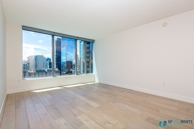 Building Photo - Rincon Hill: Bright & Spacious Condo w/ A/...