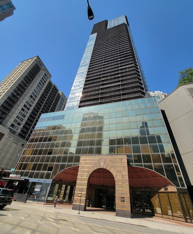 Building Photo - 10 E Ontario St
