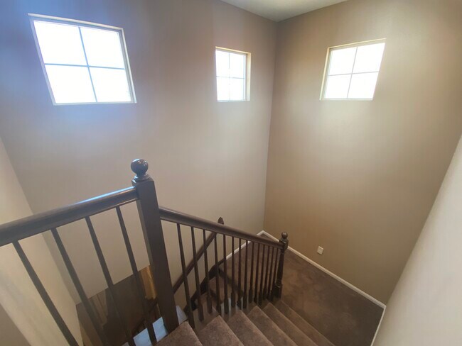 Building Photo - 10816 Lotus Dr