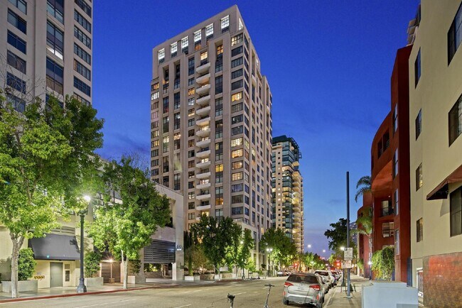 Foto del edificio - 645 Front St