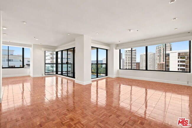 Building Photo - 10724 Wilshire Blvd