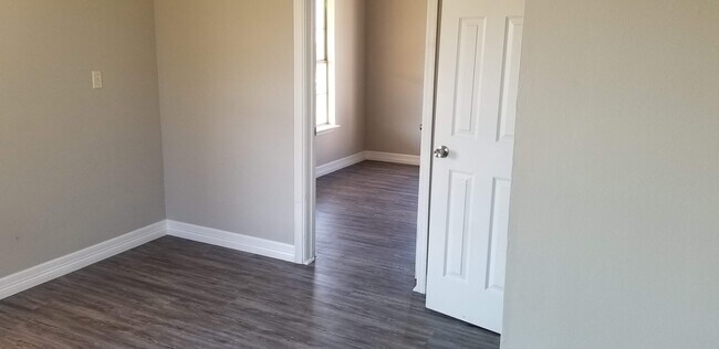 Building Photo - 2947 Northtown Ln