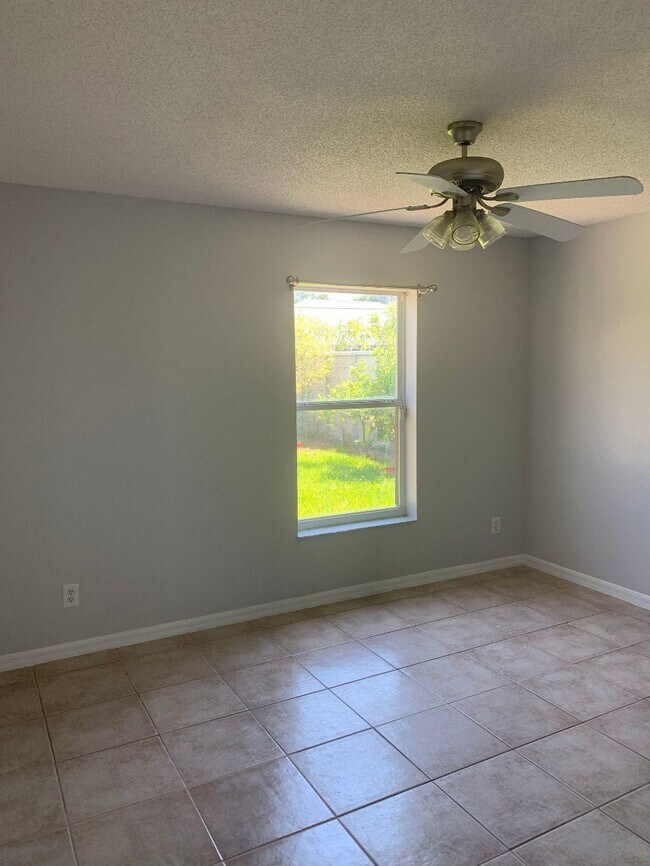 Foto del edificio - 2138 SW Devon Ave