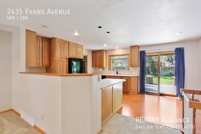 Foto del edificio - 2435 Evans Ave