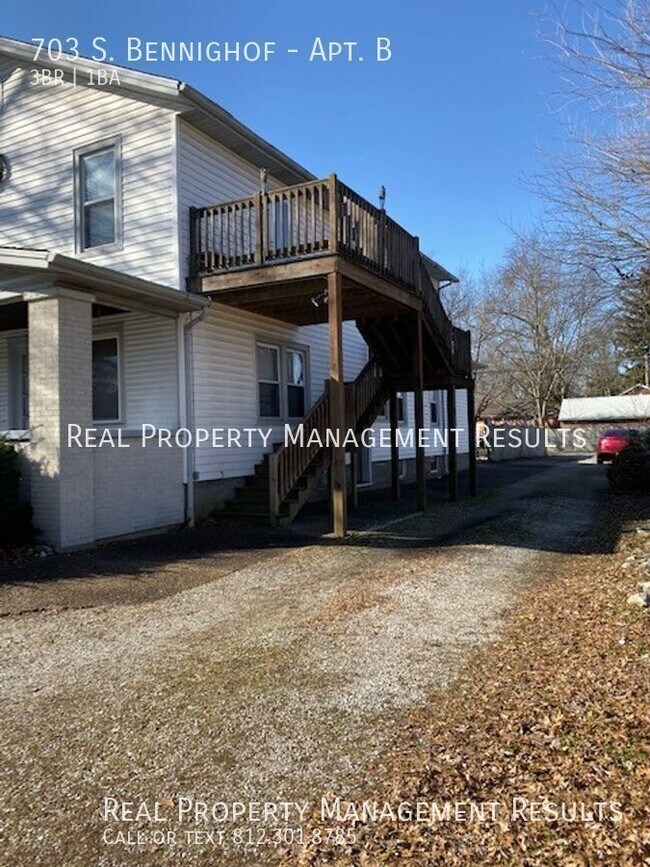 Building Photo - 3 Bedroom, 1 Bath Duplex Near University o...