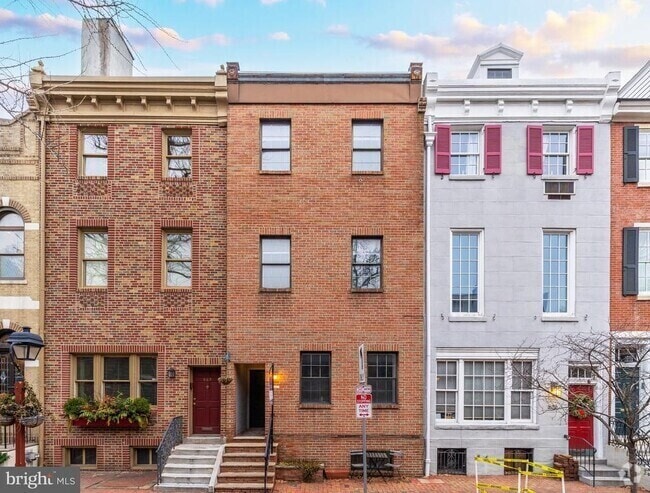 Building Photo - 505 Pine St