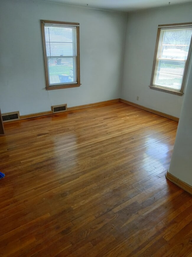 Building Photo - 729 S 45th St