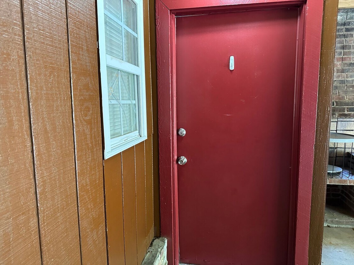 Foto principal - 2 Bedroom Duplex Near Ft. Bragg