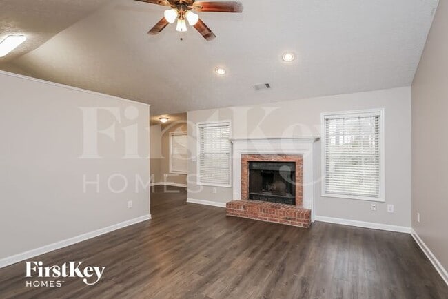 Foto del edificio - 727 Melrose Trce NE