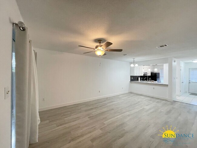 Foto del edificio - Lovely 2 Story end unit Townhouse in Fort Walton!