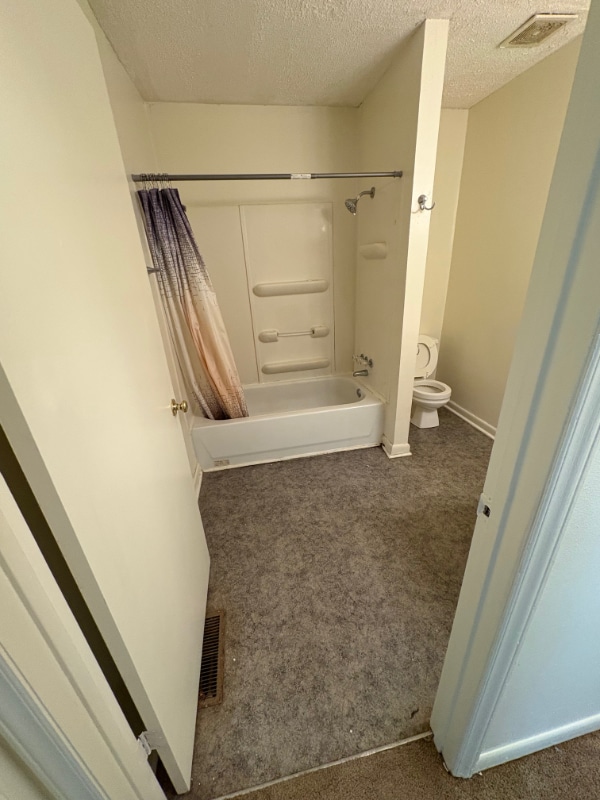 Building Photo - 122 Carriage Pl