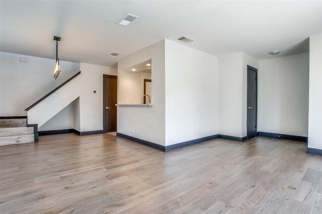 Foto del edificio - 4777 Cedar Springs Rd